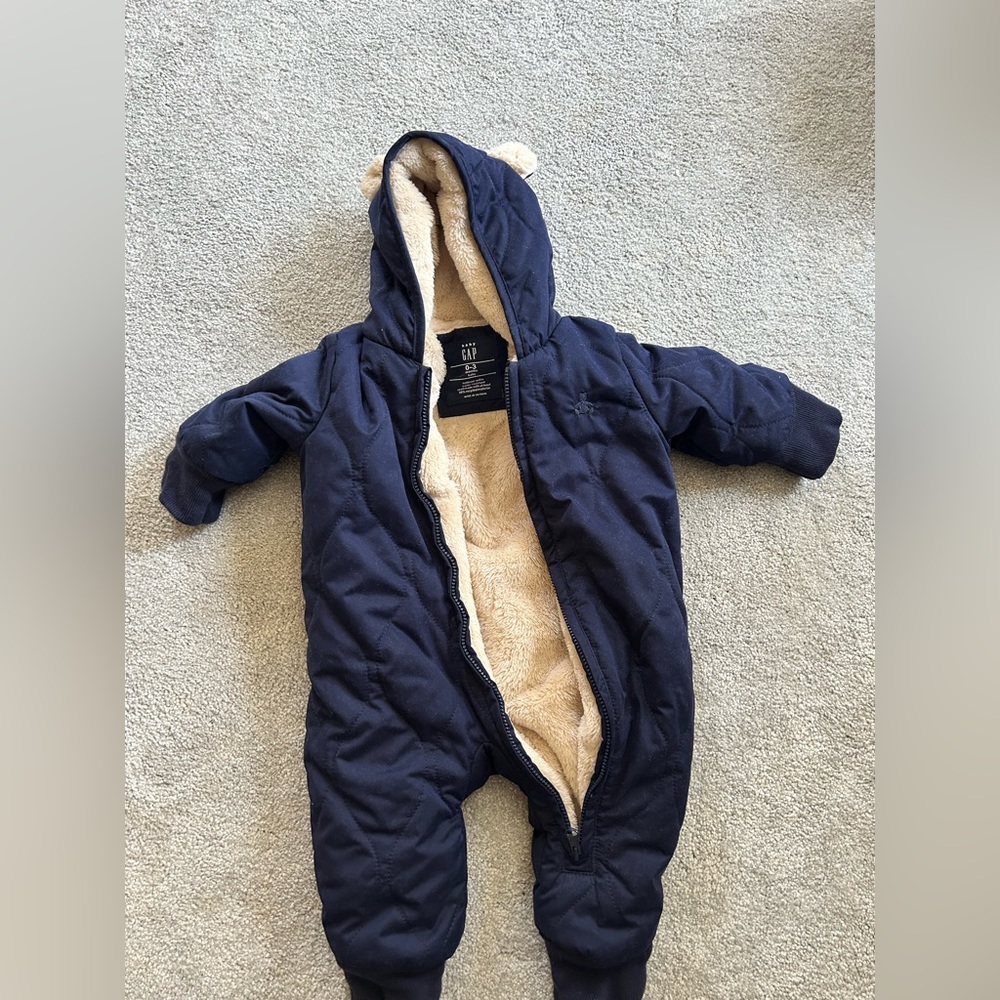 Baby Gap bunting suit 0-3 months only worn once